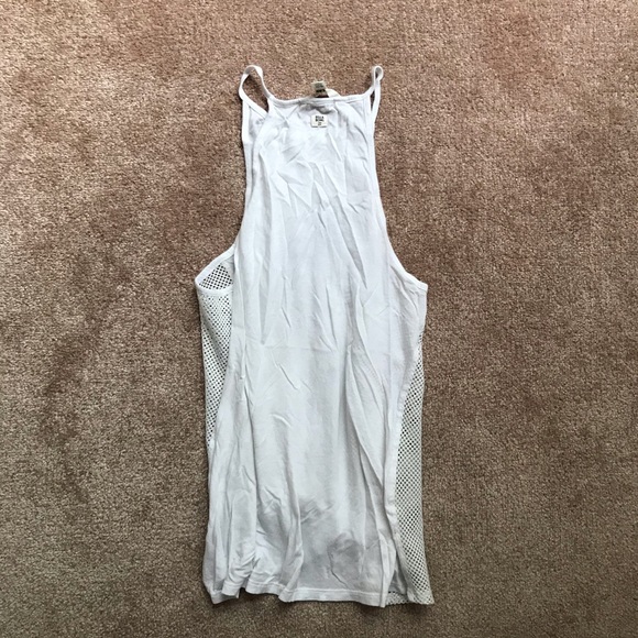 Billabong Tank - Picture 2 of 4